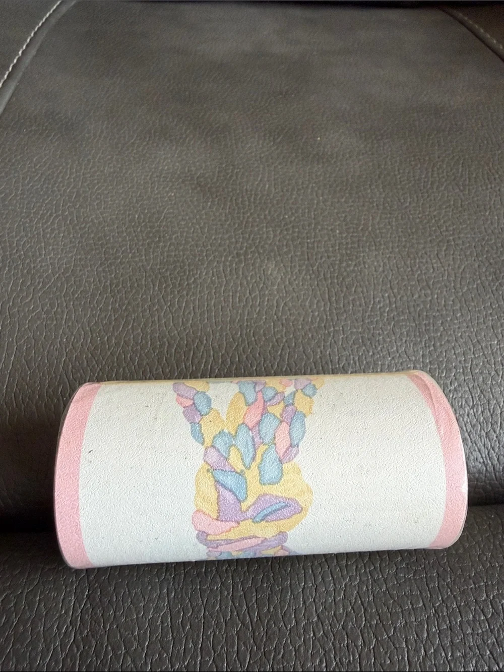 Vintage United Border Wallpaper Trim in Pink and Pastel Accents